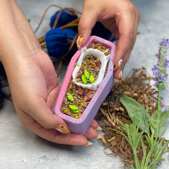 She'll Eat You Alive, Coffin Bath Bomb