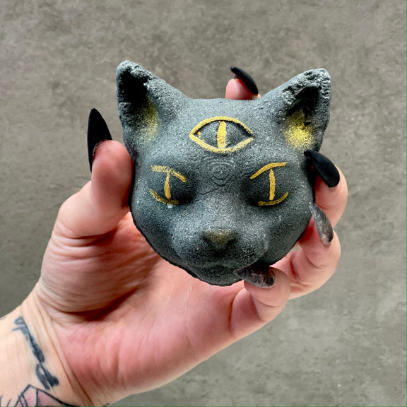 Feline Fortune, Surprise Jewelry Bath bomb
