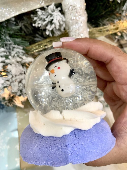 Wonderland Snow Globe Bubble Bath Bomb